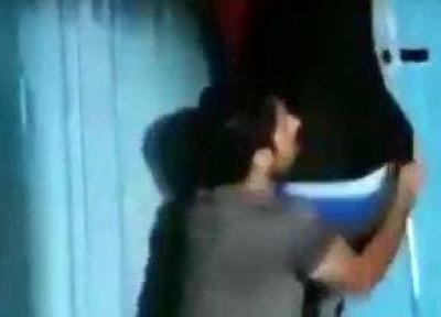 فیلم واقعی ، صاحبخانه شلوار سارق را از پایش در آورد ، جدی اما خنده دار